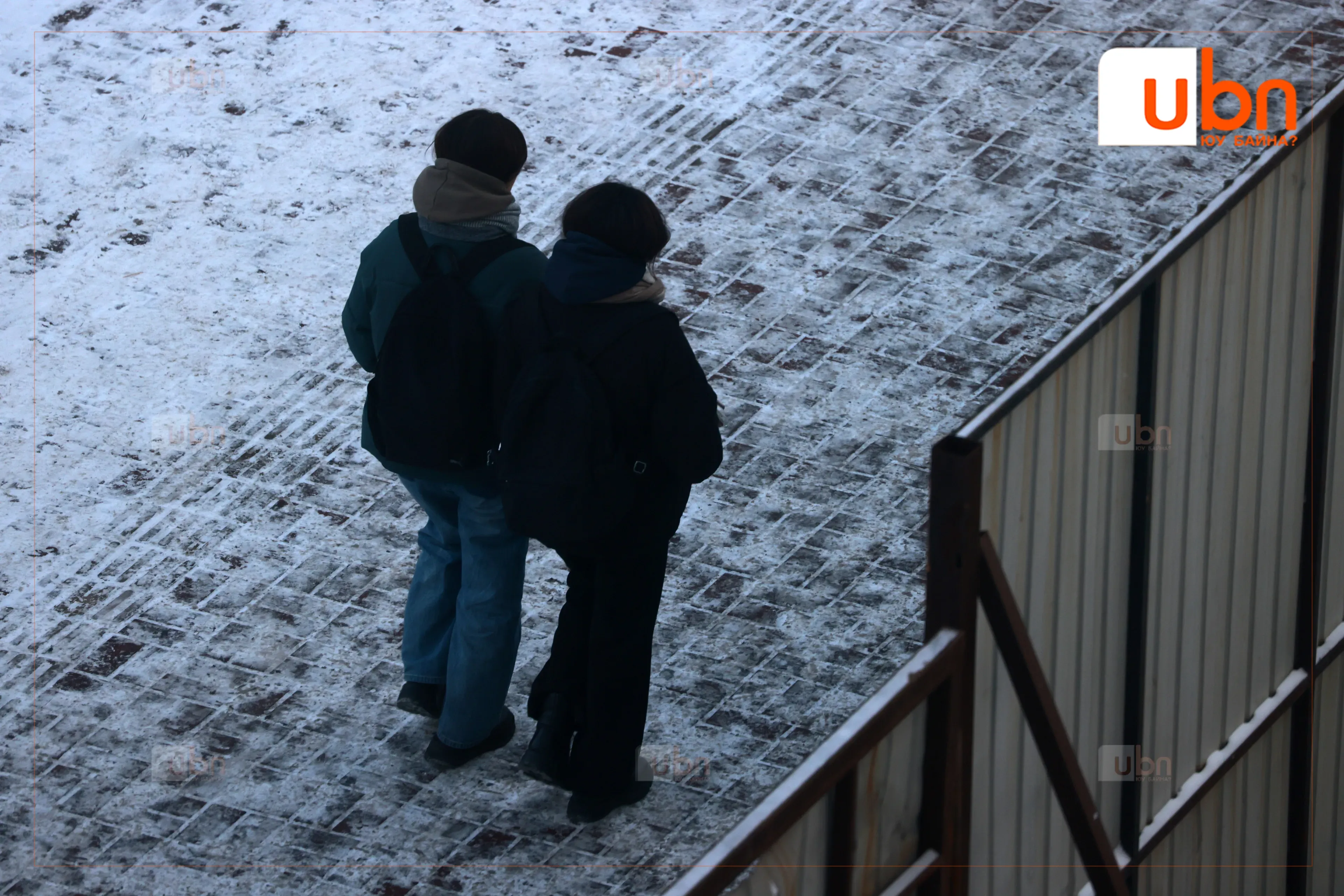Улаанбаатарт 5 хэм дулаан, цастай