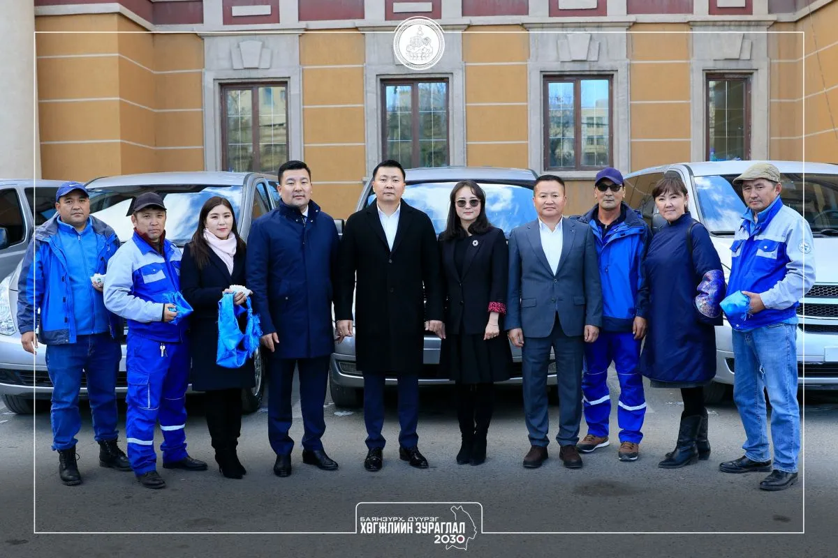 Баянзүрх дүүргийн Эрүүл мэндийн төв болон бусад алба хэлтсүүдэд автомашин гардуулан өглөө