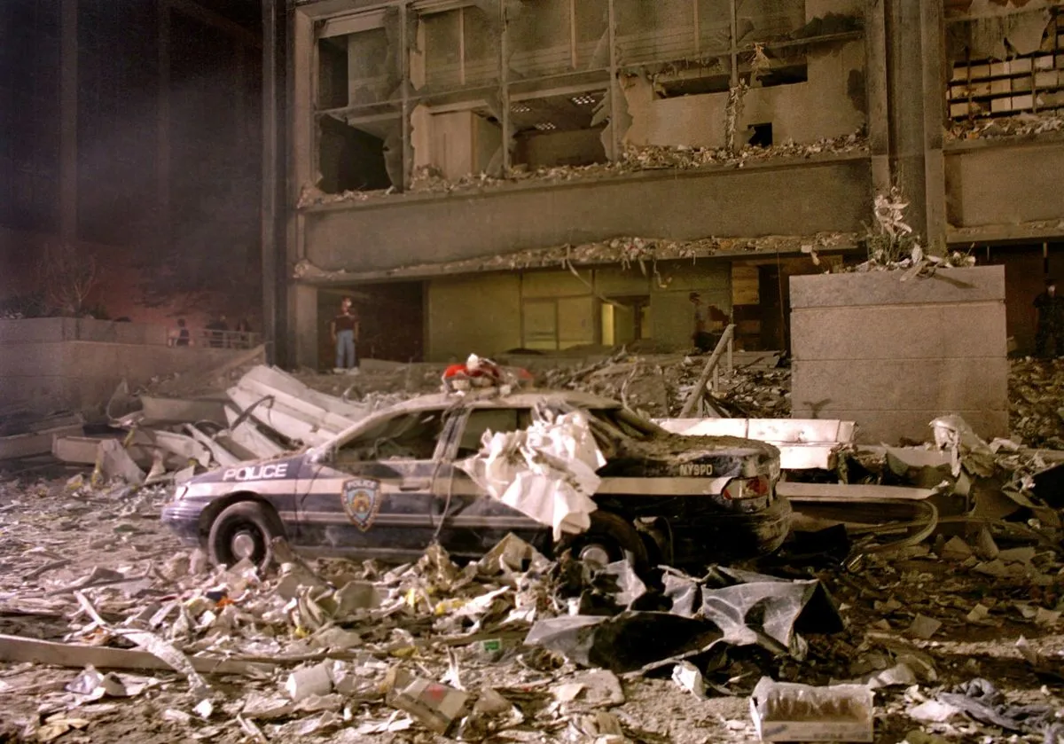 legacy:9.11/demolished-police-patrol-car-at-ground-zero.jpg