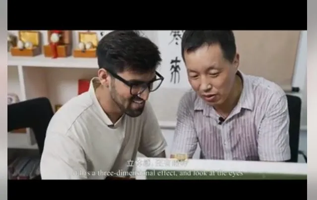 ВИДЕО: LuZhou Egg Carving