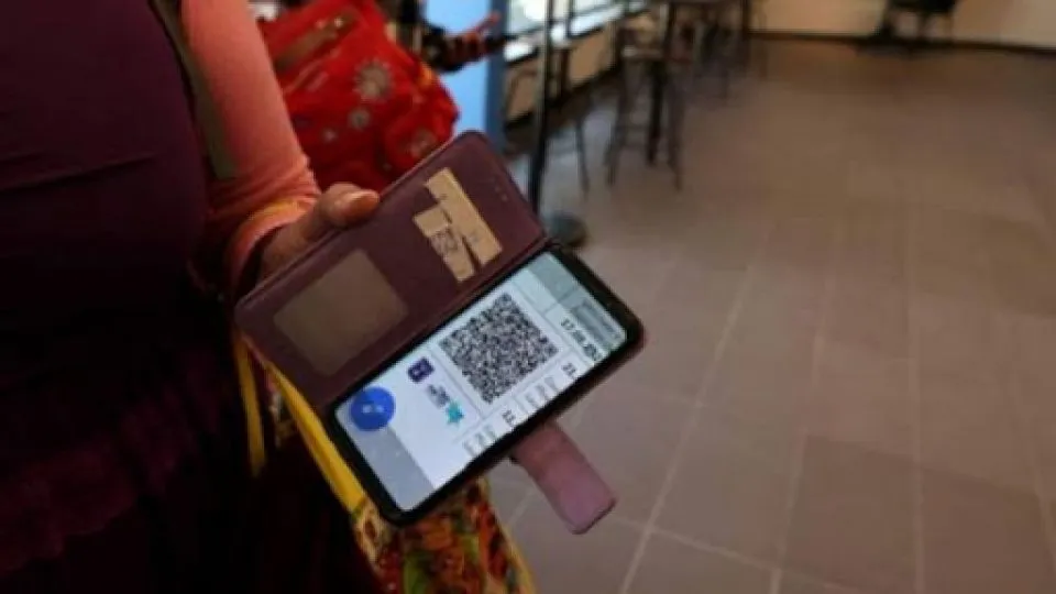 E Mongolia болон qr.ulaanbaatar.mn системээр үйлчлүүлэгчдийн вакцины гэрчилгээг шалгана