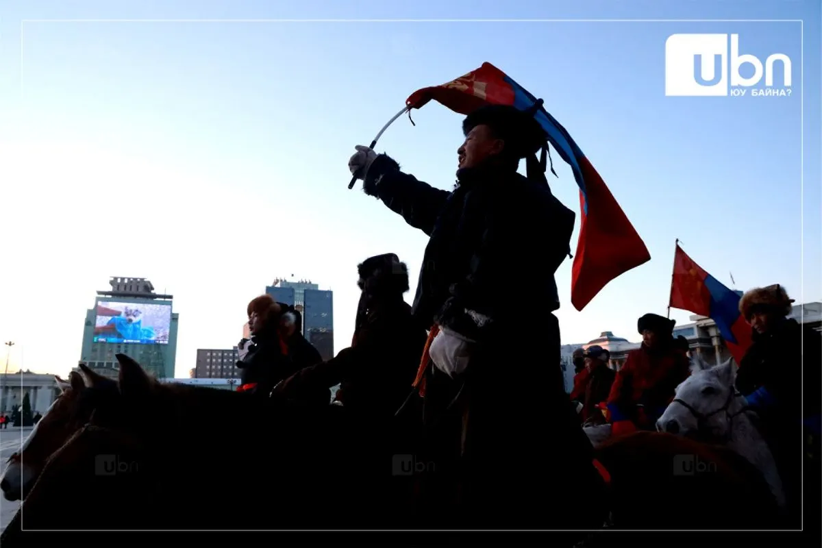 ФОТО: “Нүүрсний хулгайчдын нэрсийг зарла“ жагсаал тав дахь өдрөө Сүхбаатарын талбайд үргэлжилж байна