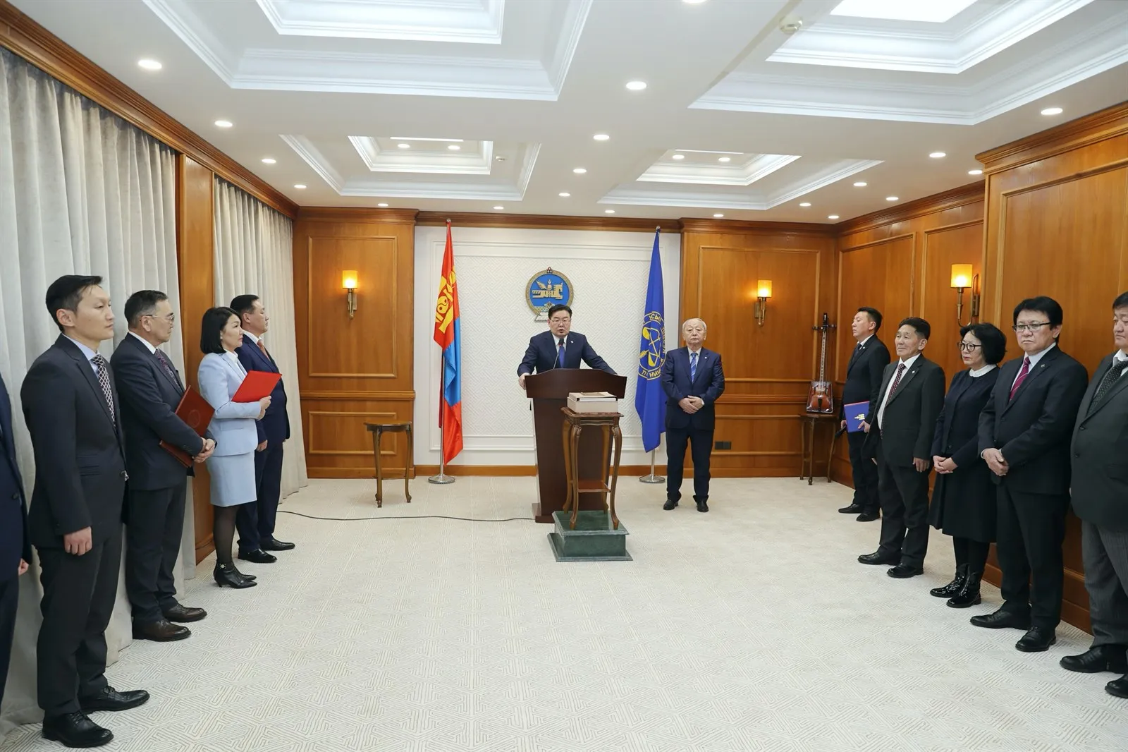 Монгол Улсын Үндсэн хуульд оруулсан нэмэлт, өөрчлөлтийг Үндсэн хуулийн цэцэд заллаа