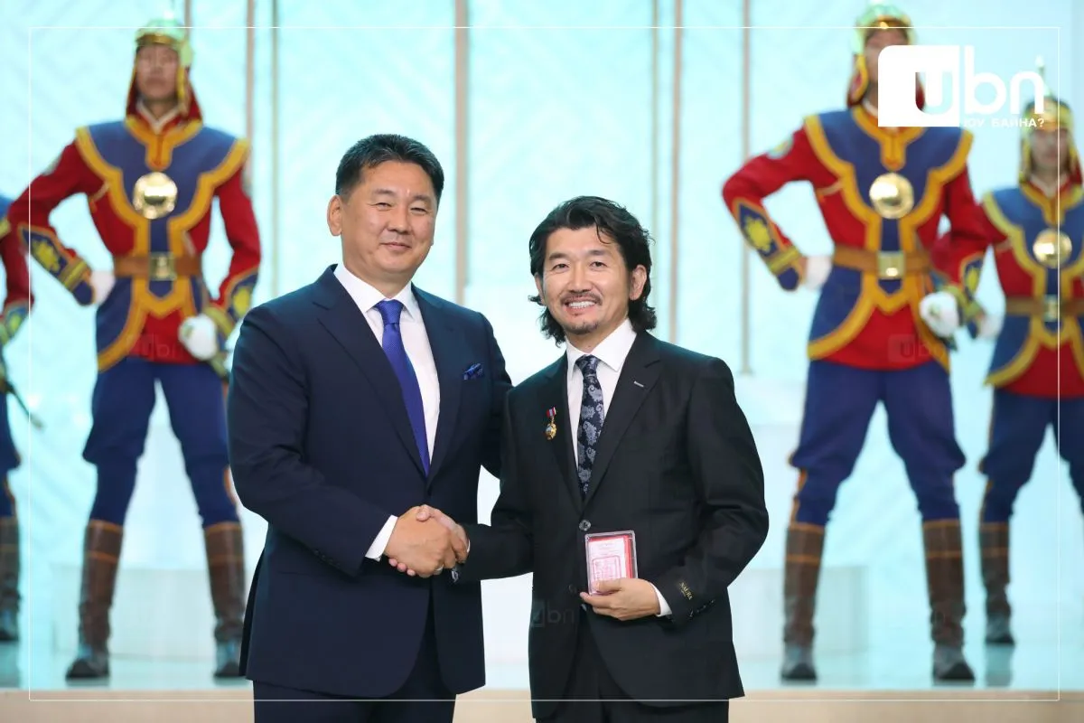 Б.Наранзун Урлагийн гавьяат зүтгэлтэн цолоор шагнууллаа
