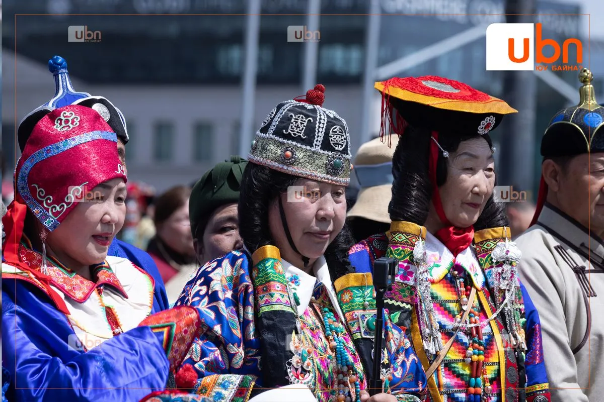 legacy:DEELTEI MONGOL 2024/г20.jpg