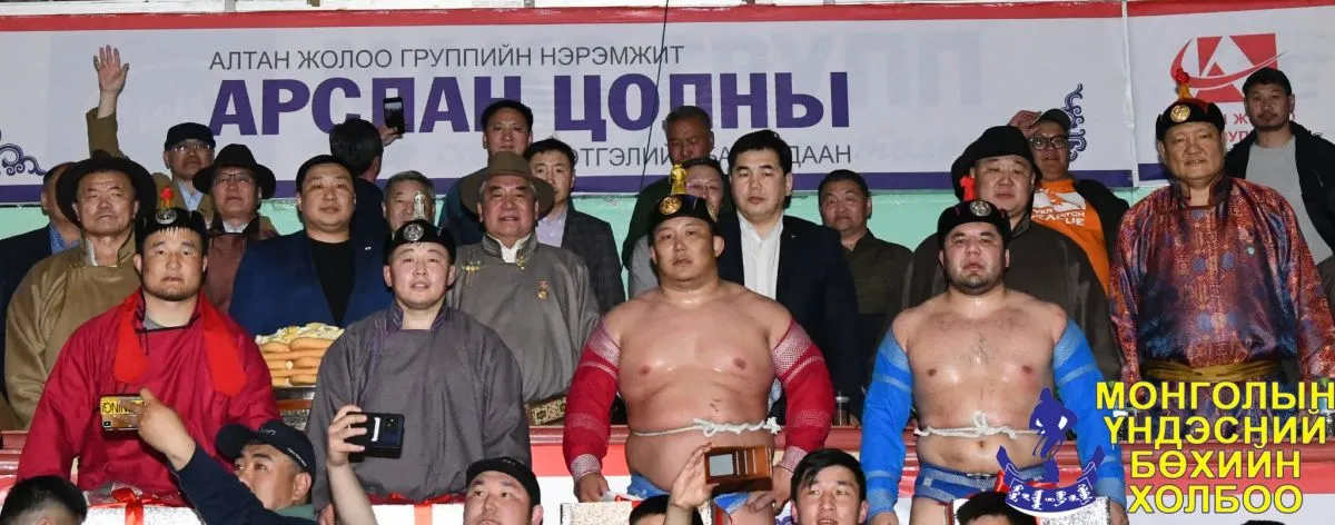 Улсын арслан цолд хүндэтгэл үзүүлэх барилдаанд Н.Батсуурь түрүүлжээ