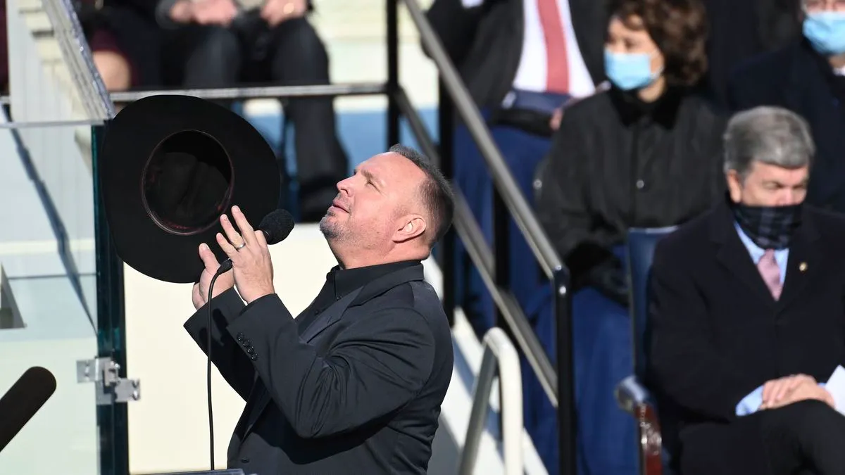 legacy:Амараа зураг/biden's inauguration/Garth Brooks.jpg