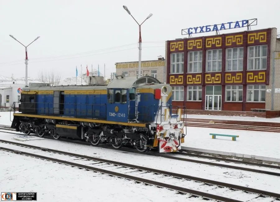 Сэлэнгэ: Химийн бодис асгарсан талбайн хөрснөөс дээж авчээ