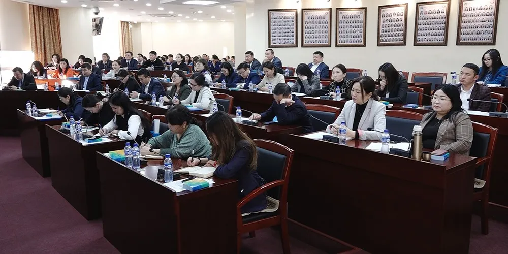 Нийслэл, дүүргийн удирдах 120 гаруй албан тушаалтнуудад Жендэрийн сургалт хийлээ