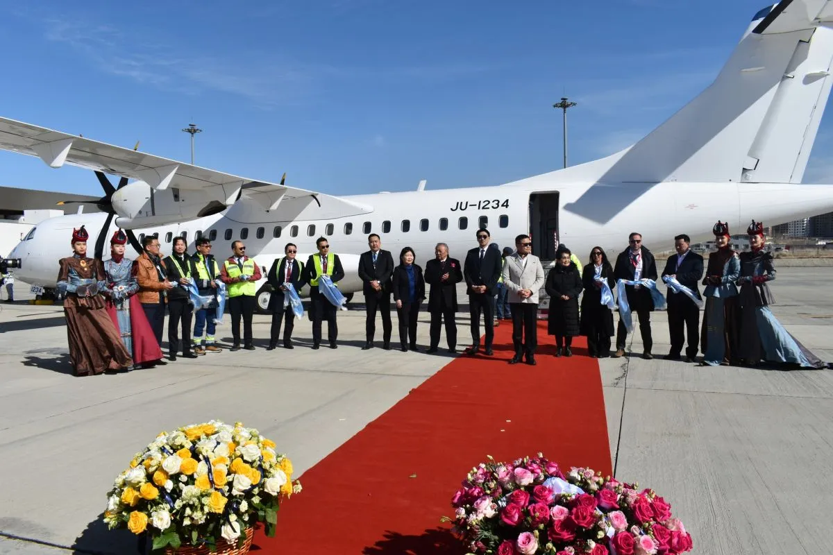 “НОМИН Холдинг“ ХХК-ийн “Чингис Аэрлайнс Юнити“ ХХК цоо шинэ ATR-72-600 загварын агаарын хөлгөө угтан авлаа