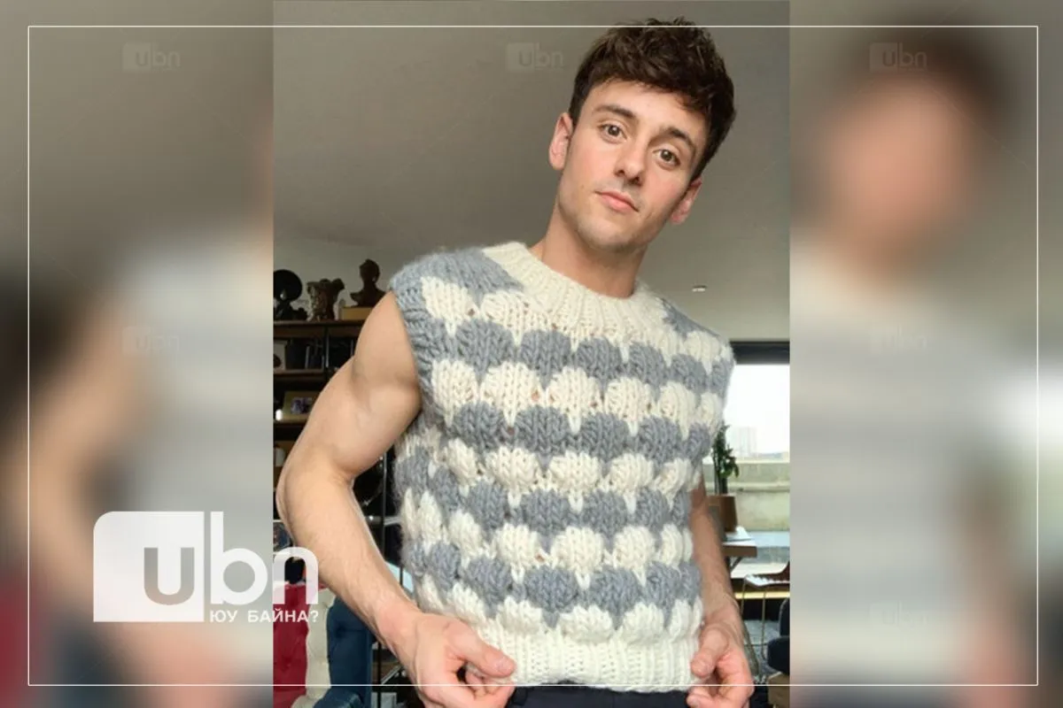 legacy:Olimpic games/Tom Daley1/tom-daley-knitting copy.jpg
