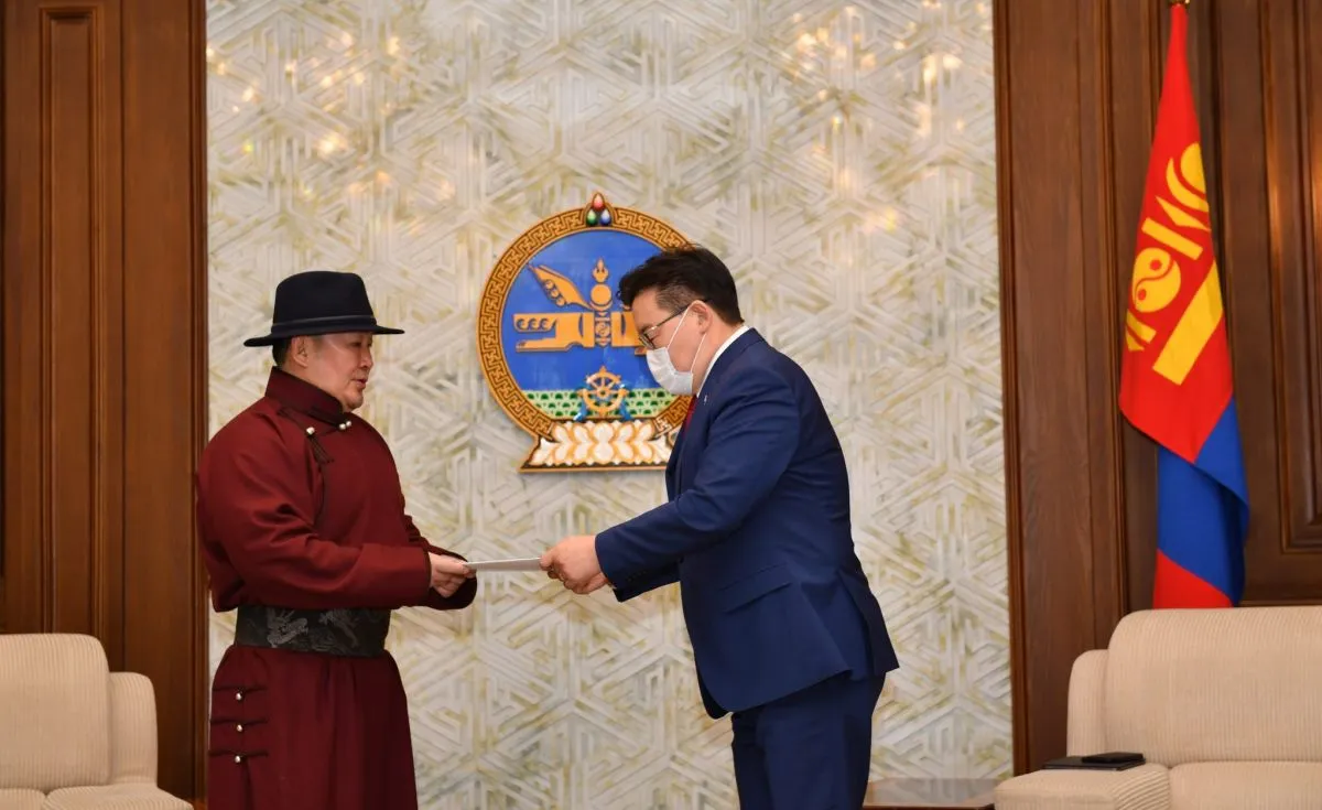 Ерөнхийлөгч оффшор бүсээс орж ирсэн хөрөнгөөр өрх бүрд дэмжлэг үзүүлэх санаачилга гаргалаа