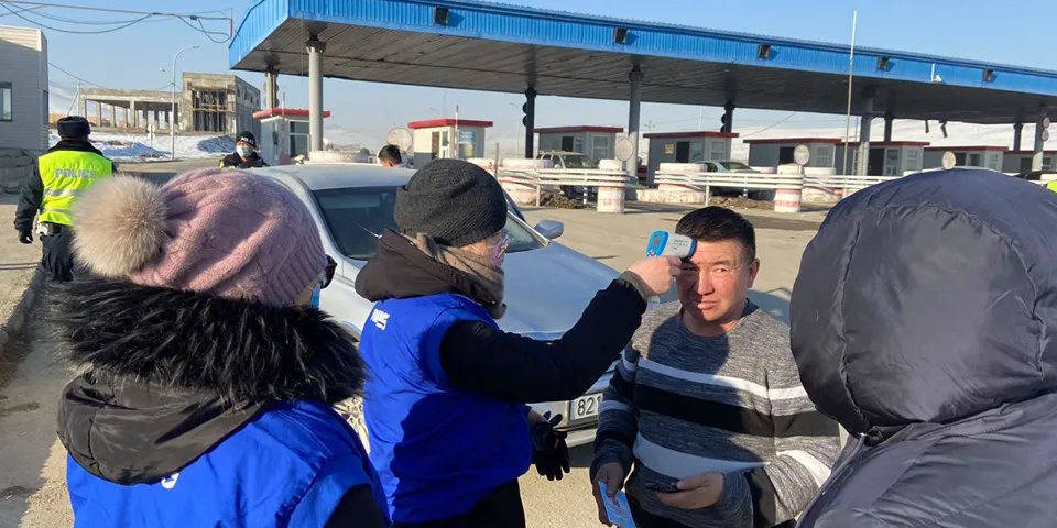 Авто тээврийн шалган нэвтрүүлэх товчоодод эрүүл мэндийн хяналтын үйл ажиллагааг эхлүүллээ