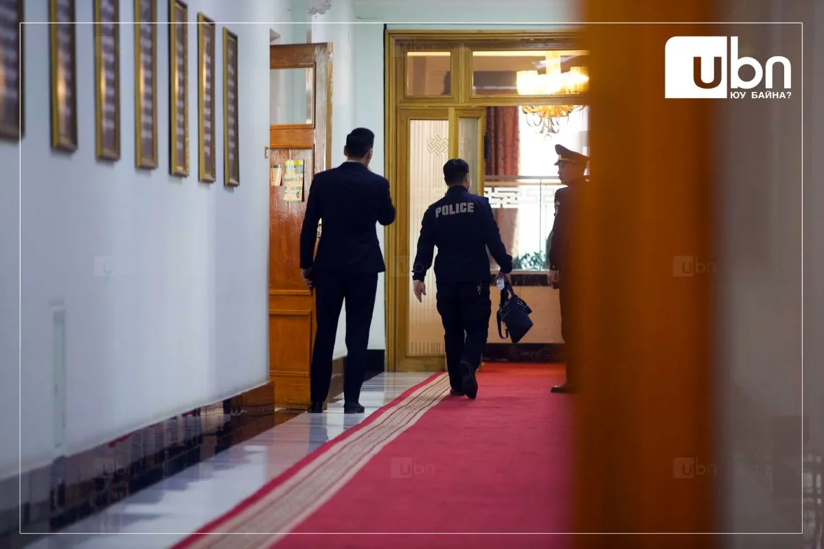 УИХ-ын гишүүн О.Цогтгэрэл, Д.Ганбат нар Б.Пүрэвдорж гишүүний өрөөнд нударга зөрүүлжээ