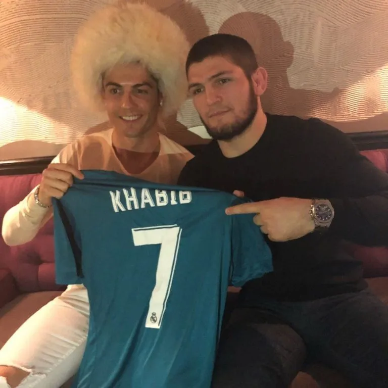 legacy:upload/images/ni/2020/10/27/khabib-papakha-cristian-ronaldo-768x768-141117-574097232.jpeg