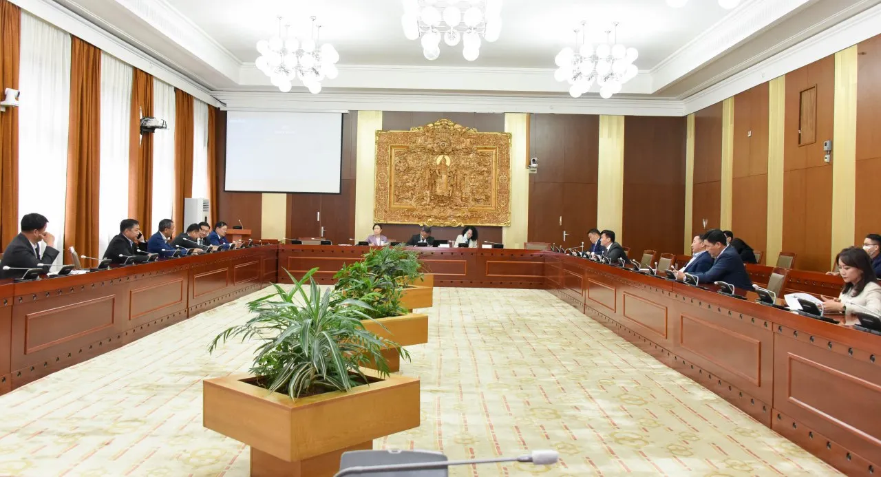 УИХ-ын бүтцэд гурван Байнгын хороо нэмж байгуулах хуулийн төслийг хэлэлцэх нь зүйтэй гэж үзэв