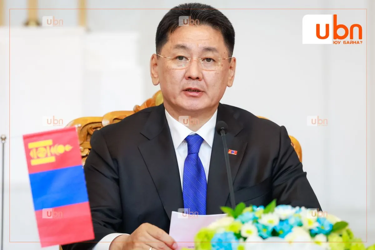 ЕРӨНХИЙЛӨГЧ У.Хүрэлсүх мөнгөн медаль хүртсэн шигшээ багийн охидод баяр хүргэлээ