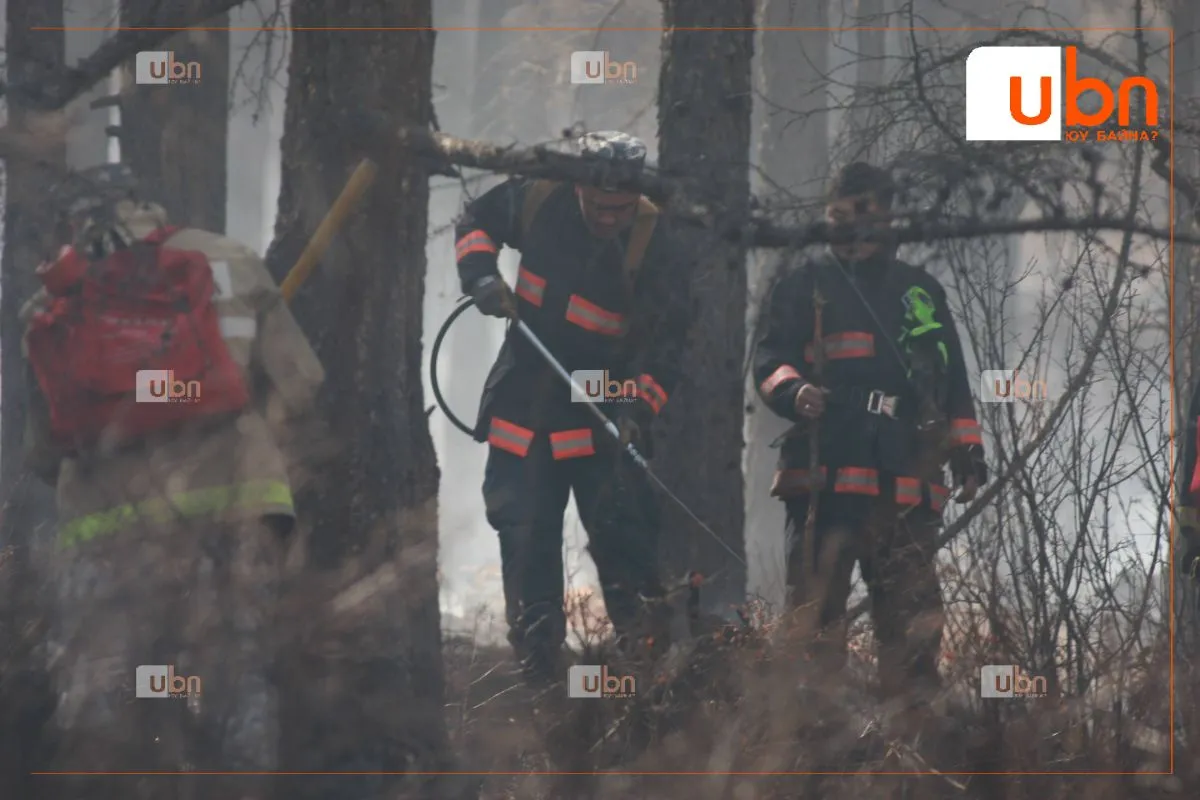 Ц.Ганзориг: 30 градусын халуунд, ойн том түймэрт алба хаагчид олон хоног үүрэг гүйцэтгэж байна