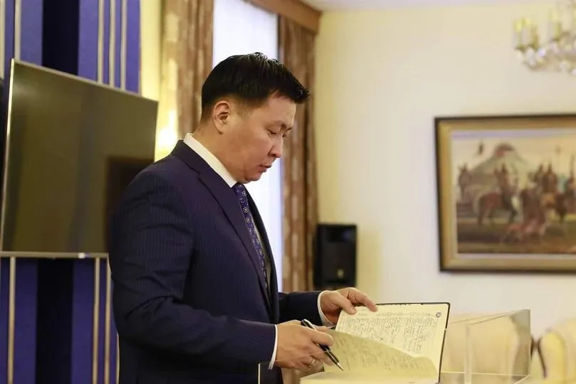 LRT төслийг дэмжээгүйд “бухимдсан” 24 гишүүн УИХ-ын чуулганы хуралдаанд СУУХГҮЙ