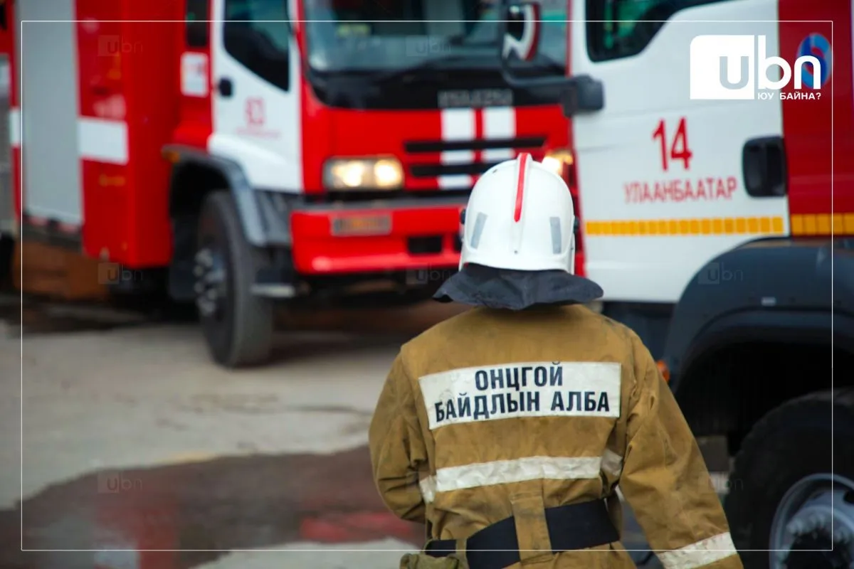 Айлын хашаа байшин, шар өвс шатаж байсныг бүрэн унтраажээ