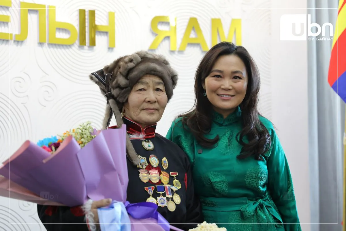 legacy:nomin said/shagnal garduulav/Номин2.jpg