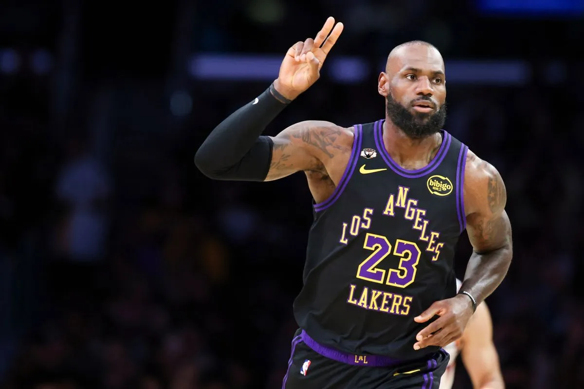 Леброн Жэймс NBA лигийн хамгийн их үзэлттэй тоглогчоор тодорчээ