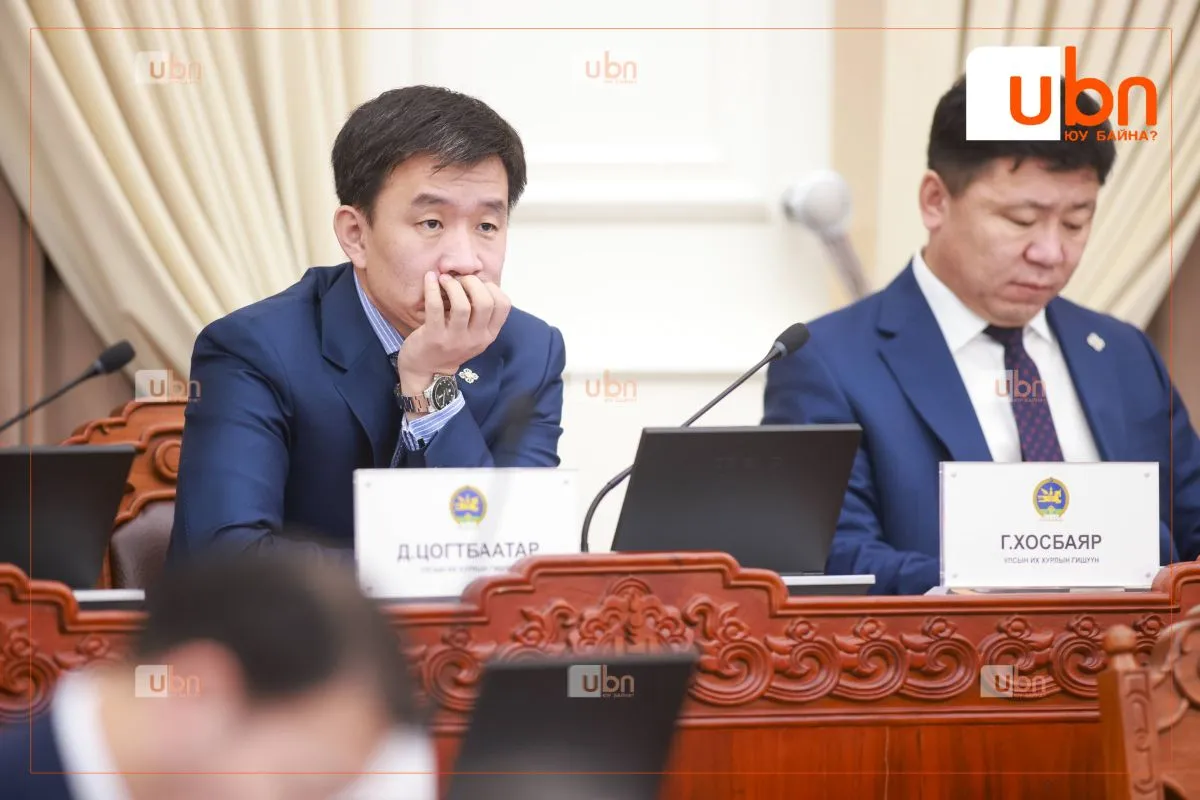 Д.Цогтбаатар: 1990 оноос хойш улс төрөөс буудаггүй асман лам шиг хэдэн сайдтай боллоо