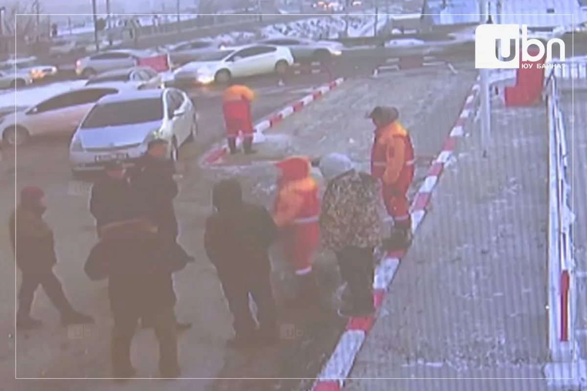 “Шатахуун өгсөнгүй“ гэх шалтгаанаар түгээгч эмэгтэйг түлхэж унагаасан “Н” гэгчийг 100 мянган төгрөгөөр торгожээ