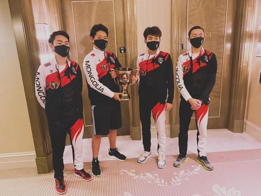 Zeus Esports баг 350 мянган юанийн эзэд боллоо