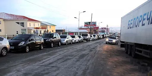 Цагааннуур боомтоор 408,3 тонн шатахуун тээвэрлэсэн 17 машин нэвтэрчээ