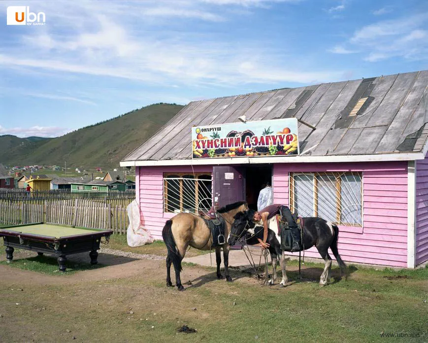 legacy:resources/images/photo_content/Teenager with Horses 10990-GG0805-2020-09-05-105318-1137475606.jpeg