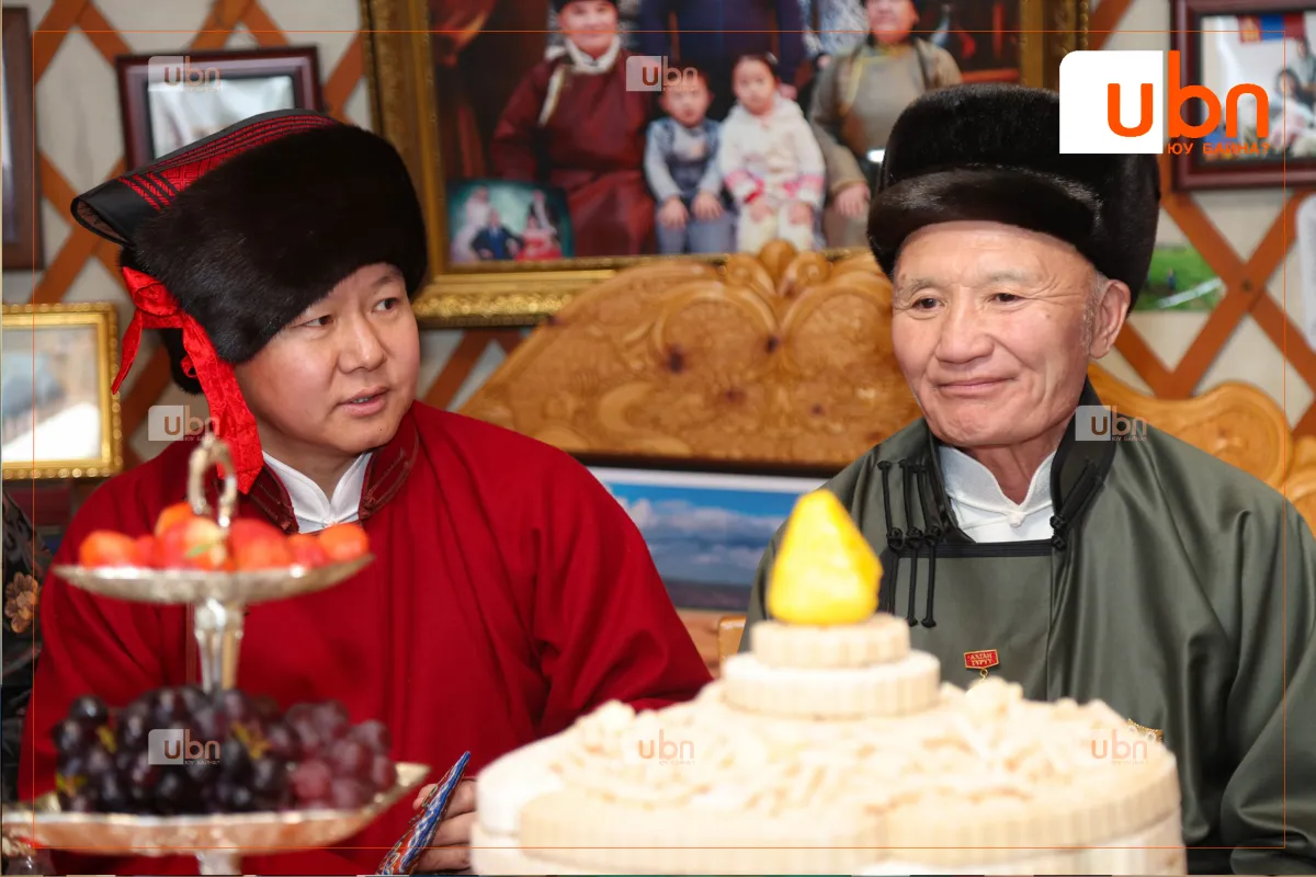 legacy:altanshagai gishuun/tsagaan sar/01.png