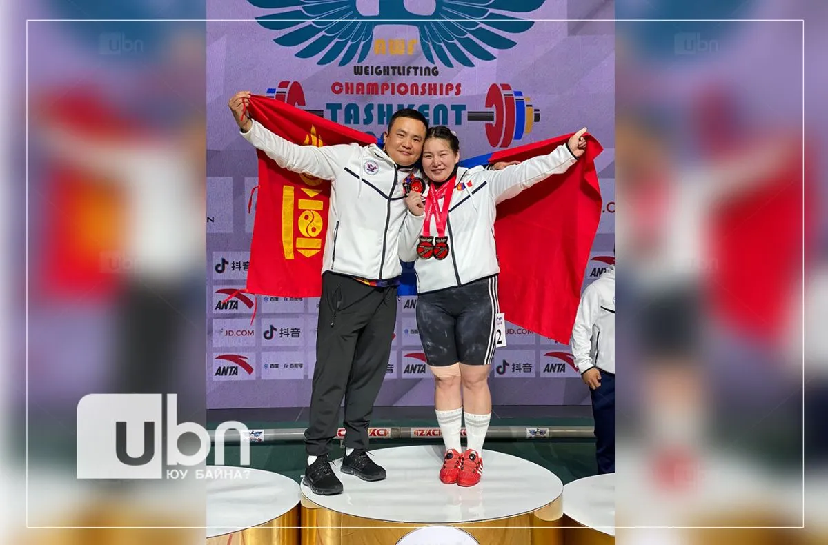 Хүндийг өргөлтийн тамирчин М.Анхцэцэг, Б.Золжаргал нар Өвөрхангай аймаг руу аялна