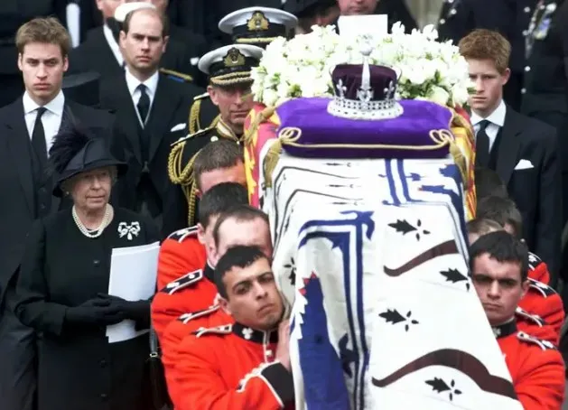 legacy:Elizabeth Queen/10.jpg