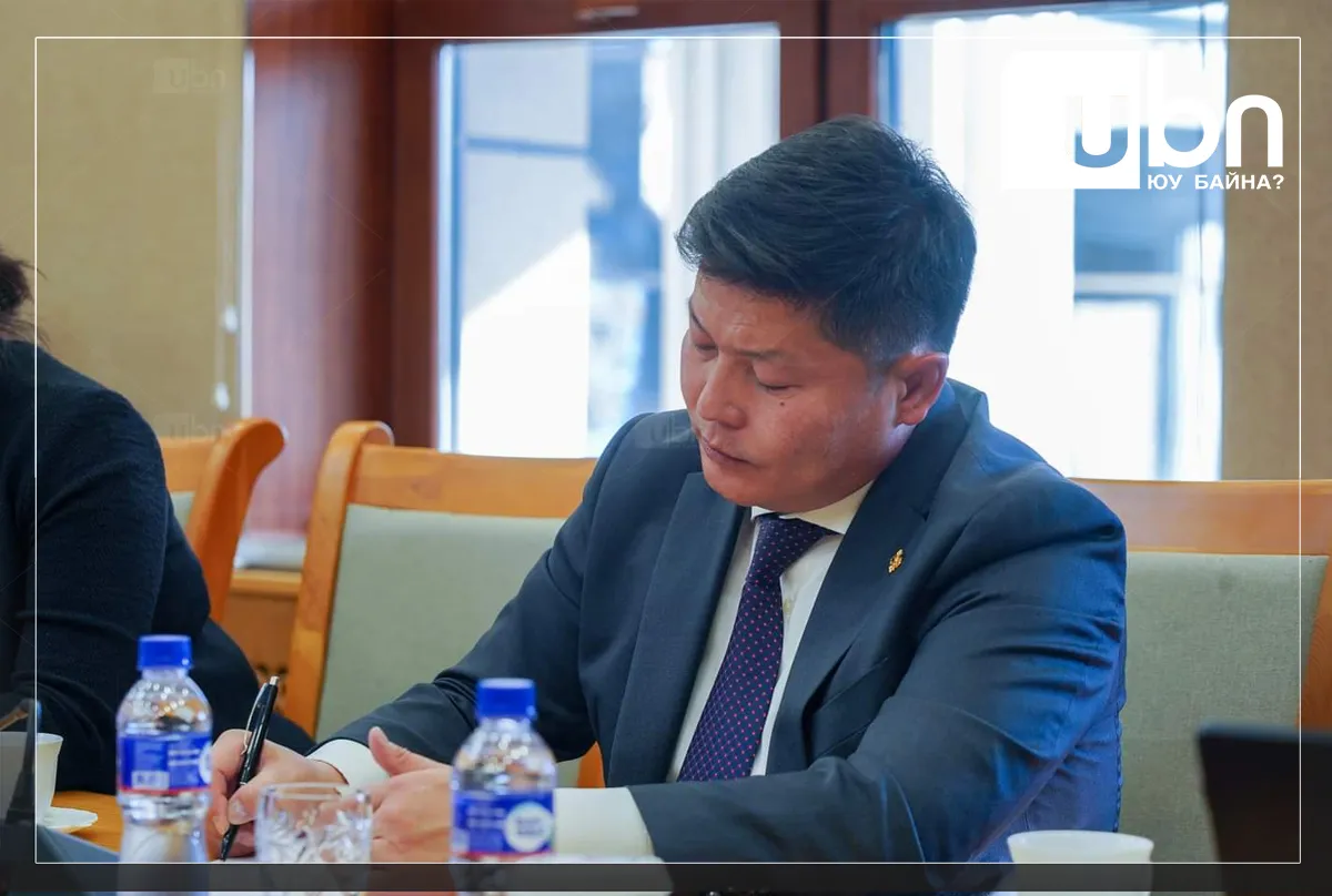 legacy:Nyambaatar gishuun/oyutolgoi/_L9A4236 copy.jpg