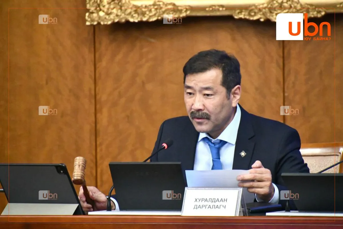 legacy:Bat-ErdeneJ gishuun/baterdene 1.jpg