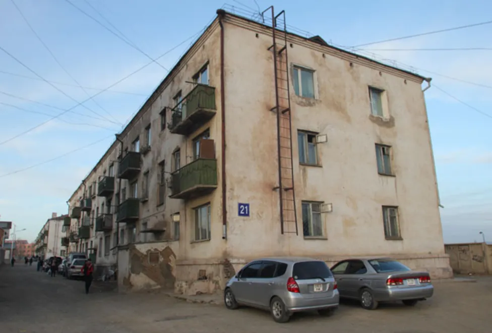 Таван шарын 990 айлын хуучин орон сууцуудыг ирэх сарын 15-наас нураана