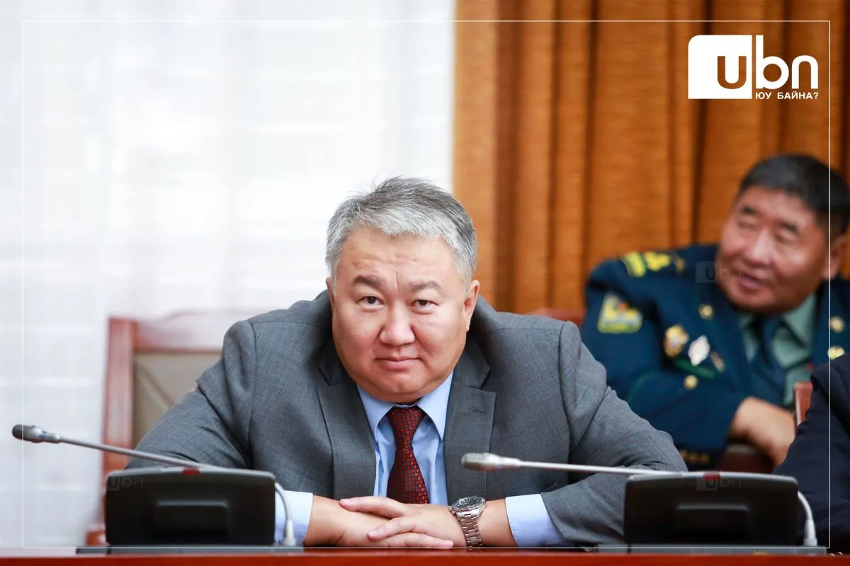 Р.Чингисийг гэрээний үүргээ биелүүлсэн гэх үндэслэлээр БЗС-гийн зээлээс нь Ё.Отгонбаяр тушаал гарган, чөлөөлжээ