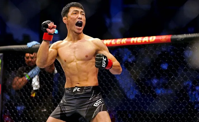 UFC: Д.Батгэрэл өрсөлдөгчөө эхний үед яллаа