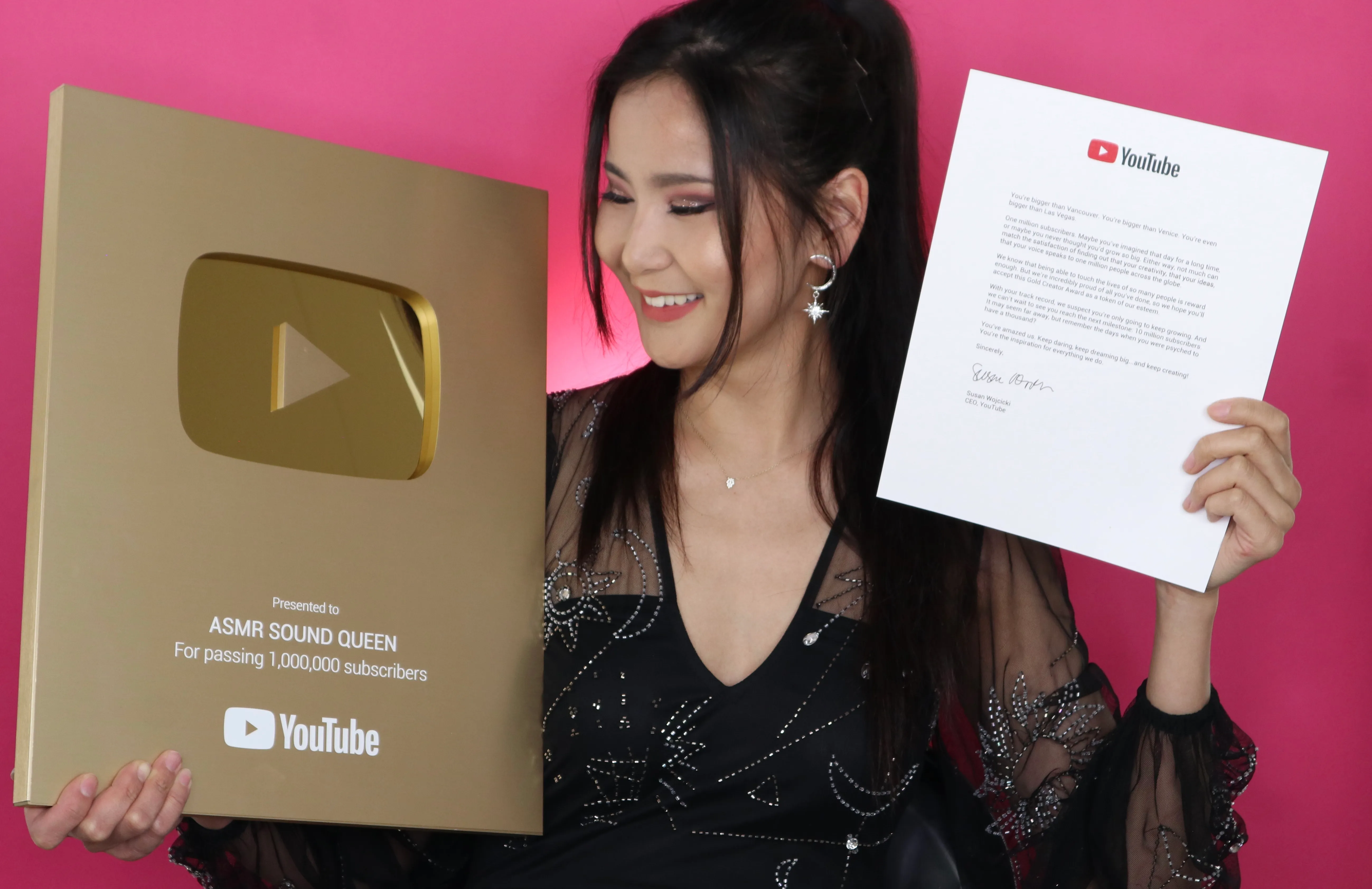 Youtube-ээс Алтан пайз авсан анхны монгол youtuber, хатагтай Зола Энхтайван