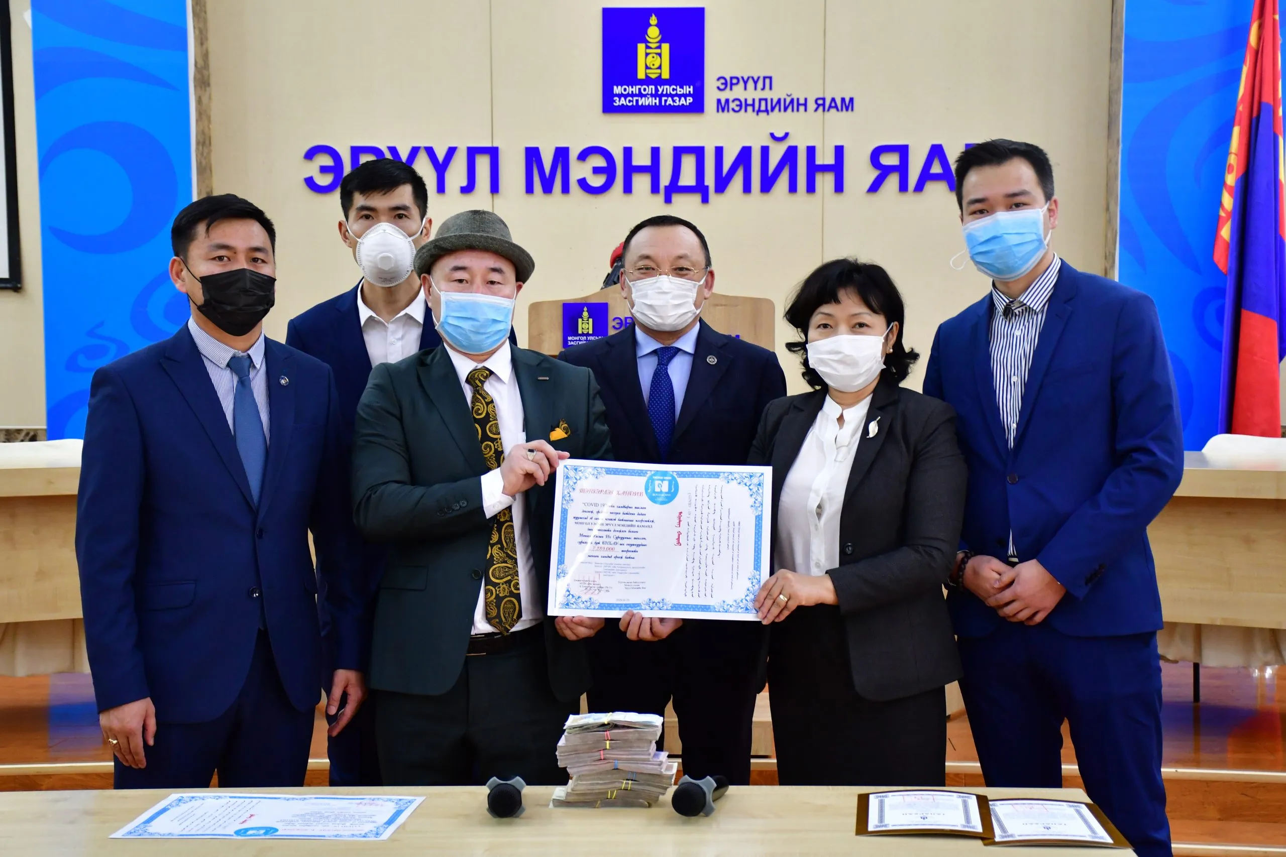 МУИС-д суралцдаг БНХАУ-ын оюутнууд 7 сая төгрөг хандивлалаа