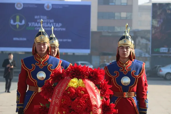 Улс тунхагласны өдрөөр иргэний андгай өргөх ёслол болж байна