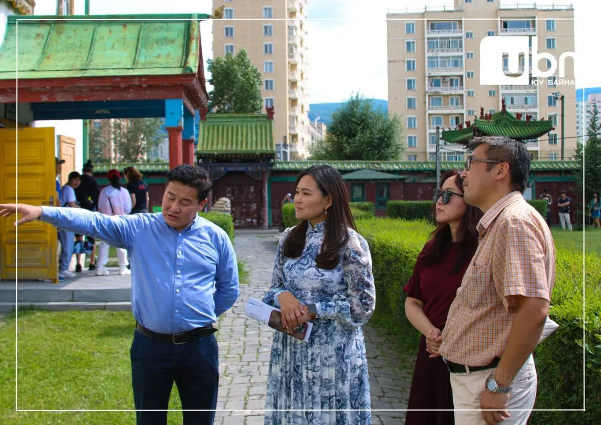 legacy:nomin said/bogd haanii/богд хааны ордон (1).jpg