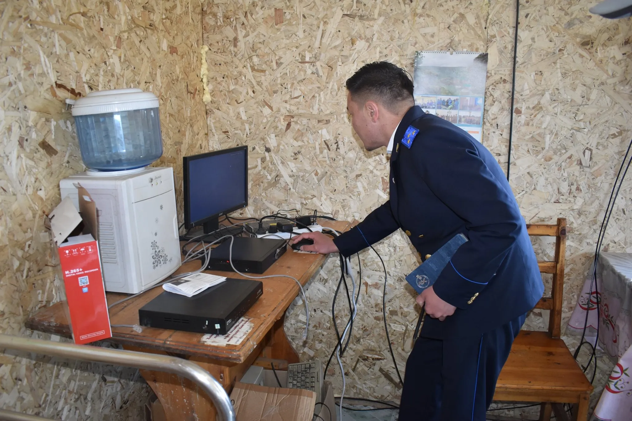 Өвөрхангай аймгийн зарим ойн мэргэжлийн байгууллагуудын үйл ажиллагааг түр зогсоолоо