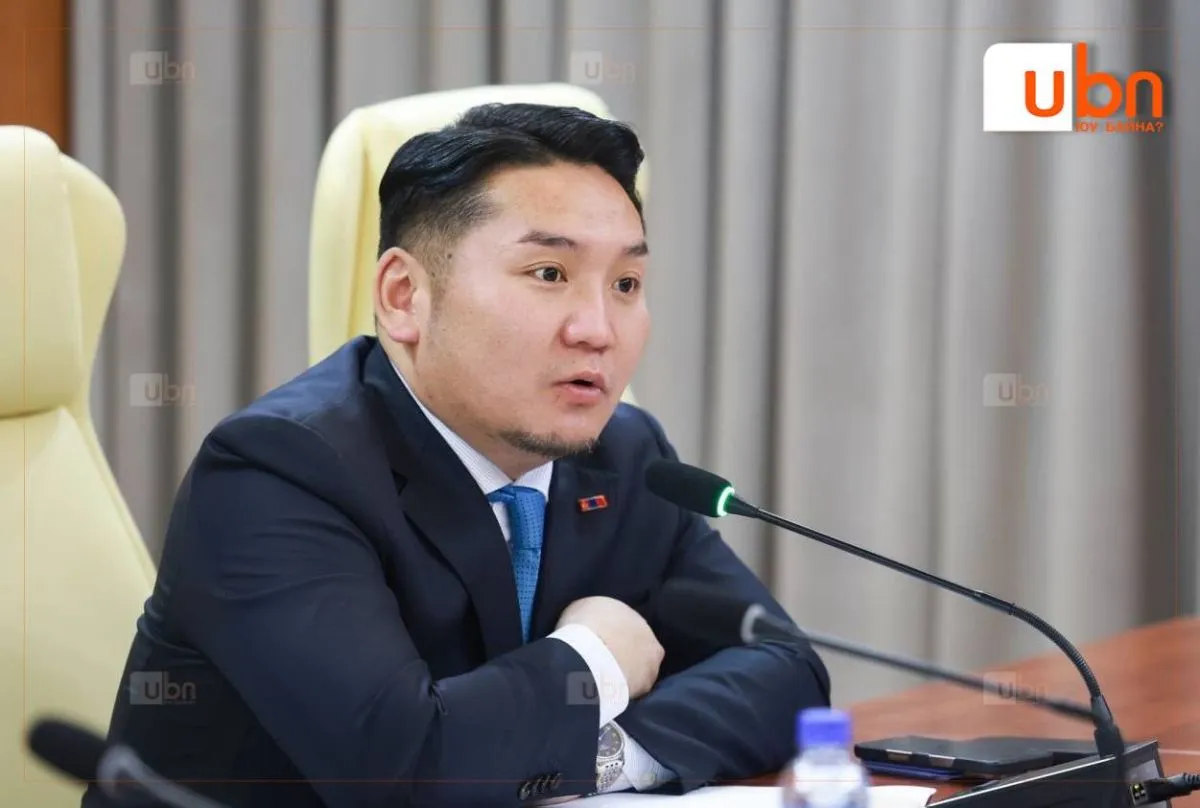 З.Төмөртөмөө: Иргэд түргэн тусламж дуудаад хэдэн цаг хүлээж байхад түргэн тусламжийн газрын дарга нь хувьдаа түргэний машин ашиглаж байгааг юу гэж ойлгох вэ