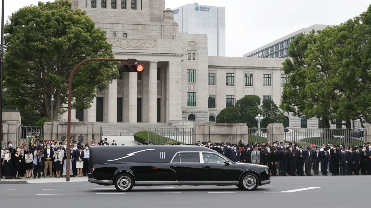 legacy:goobye abe/ap22193238371722_wide-49dac033fb06d5a439e762c5f5d782be5fdb3965.jpg