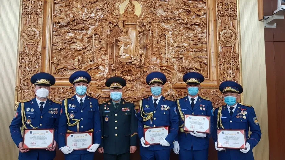 Төрийн албан хаагчид орон сууцанд орох батламжаа гардан авлаа