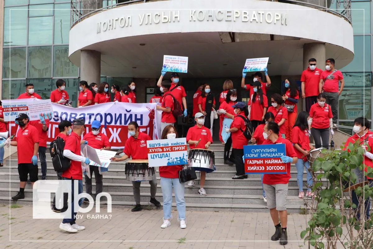 Д.Ганпүрэв: Төр дамжсан газрын наймаа, хууль бус үйлдэл харагдаж байна