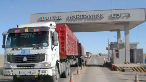 Гашуунсухайт-Ганцмод боомтоор өдөрт 40-50 машин нэвтрүүлж байна