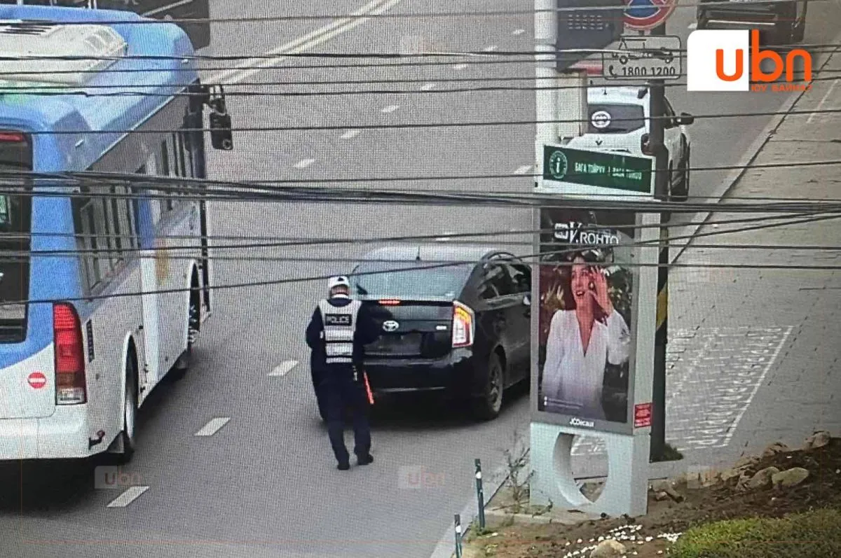 Автомашиндаа хуурамч дугаар зүүж хөдөлгөөнд оролцвол жолоодох эрхийг хасч байна